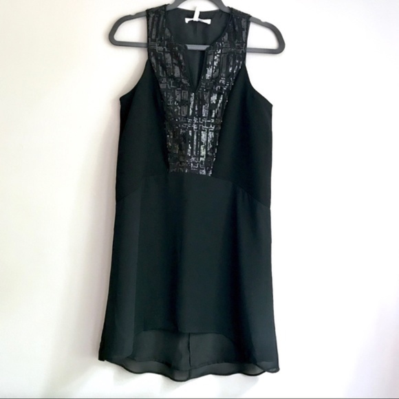 black sleeveless sequin dress